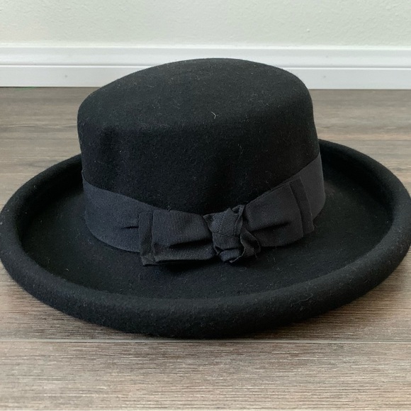 Amanda Smith %100 wool hat main image 6